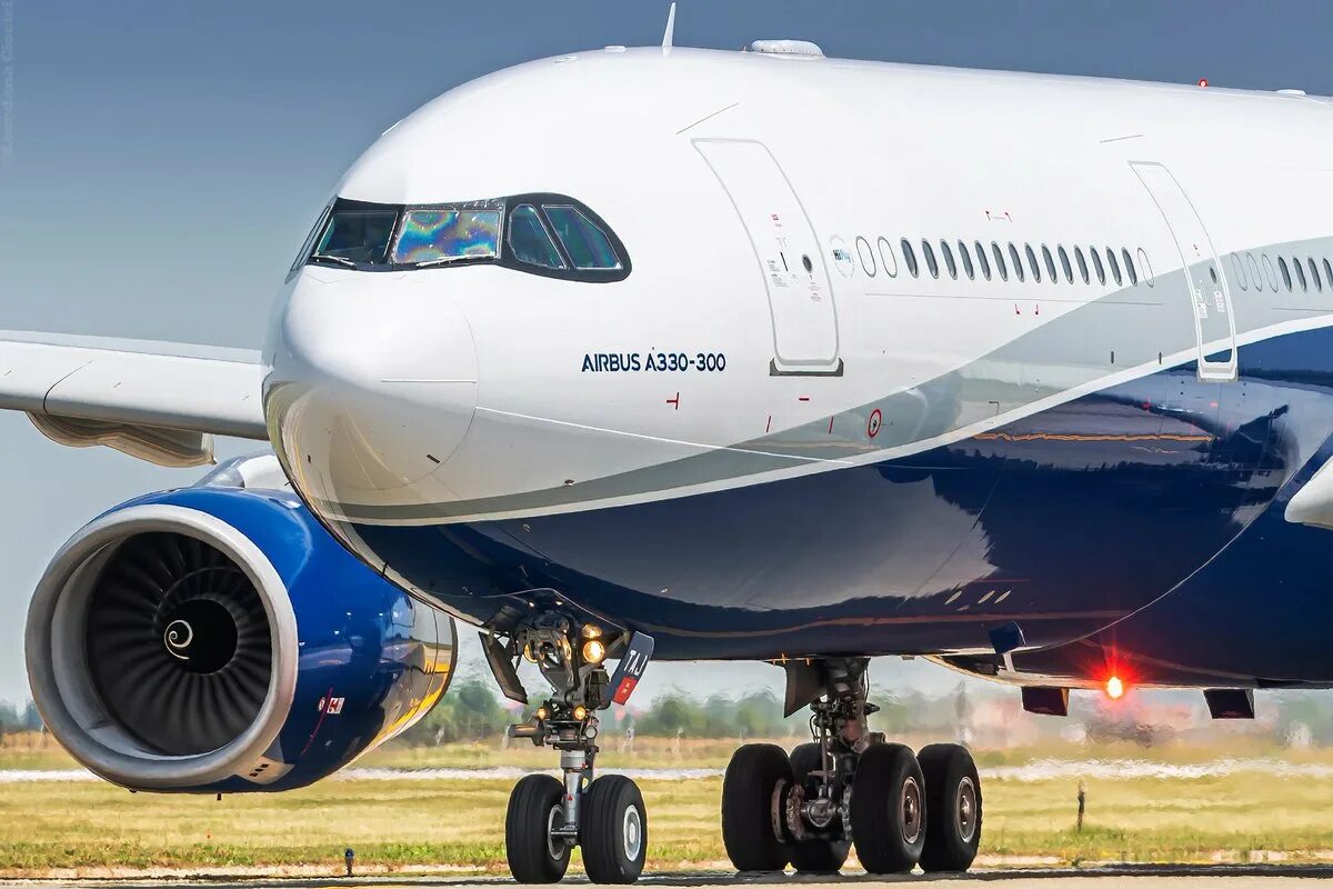 Боинг а330. Airbus a330-300. аэробус 330. эйрбас а330. а330-300.