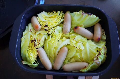 Картофель капуста сосиски