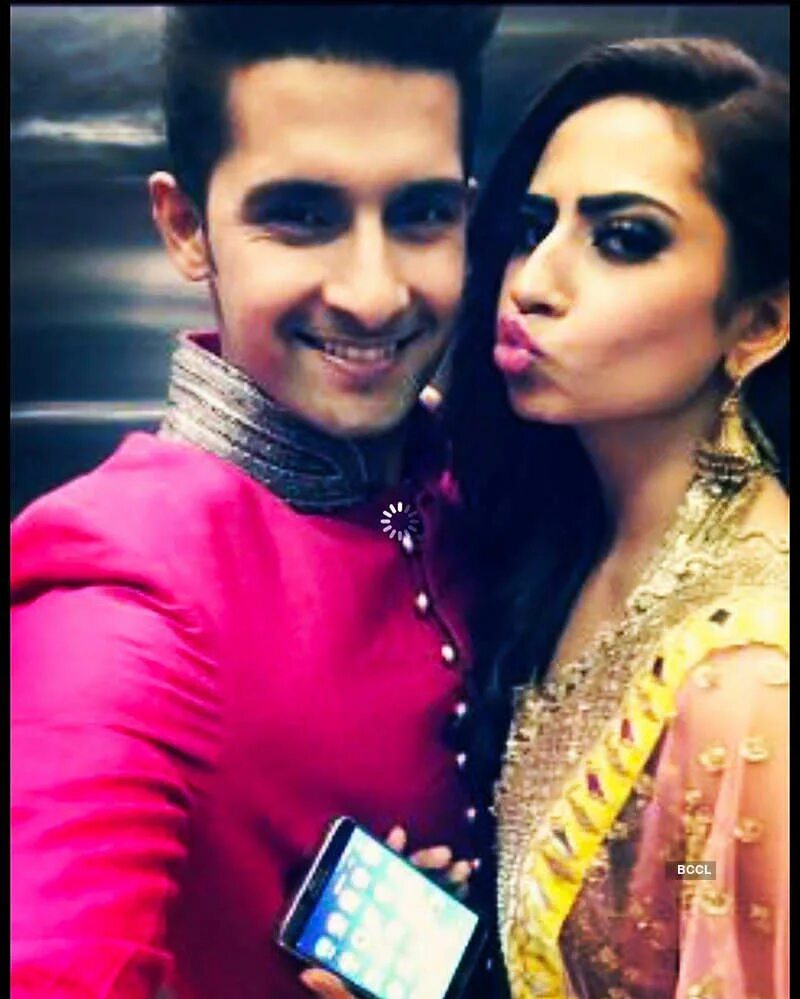 Амрит дубей и амала кхан. Саргун мехта дюбей. Рам дубей и ожп. Рам дубей и ожп. Яш арти индийские сериал.