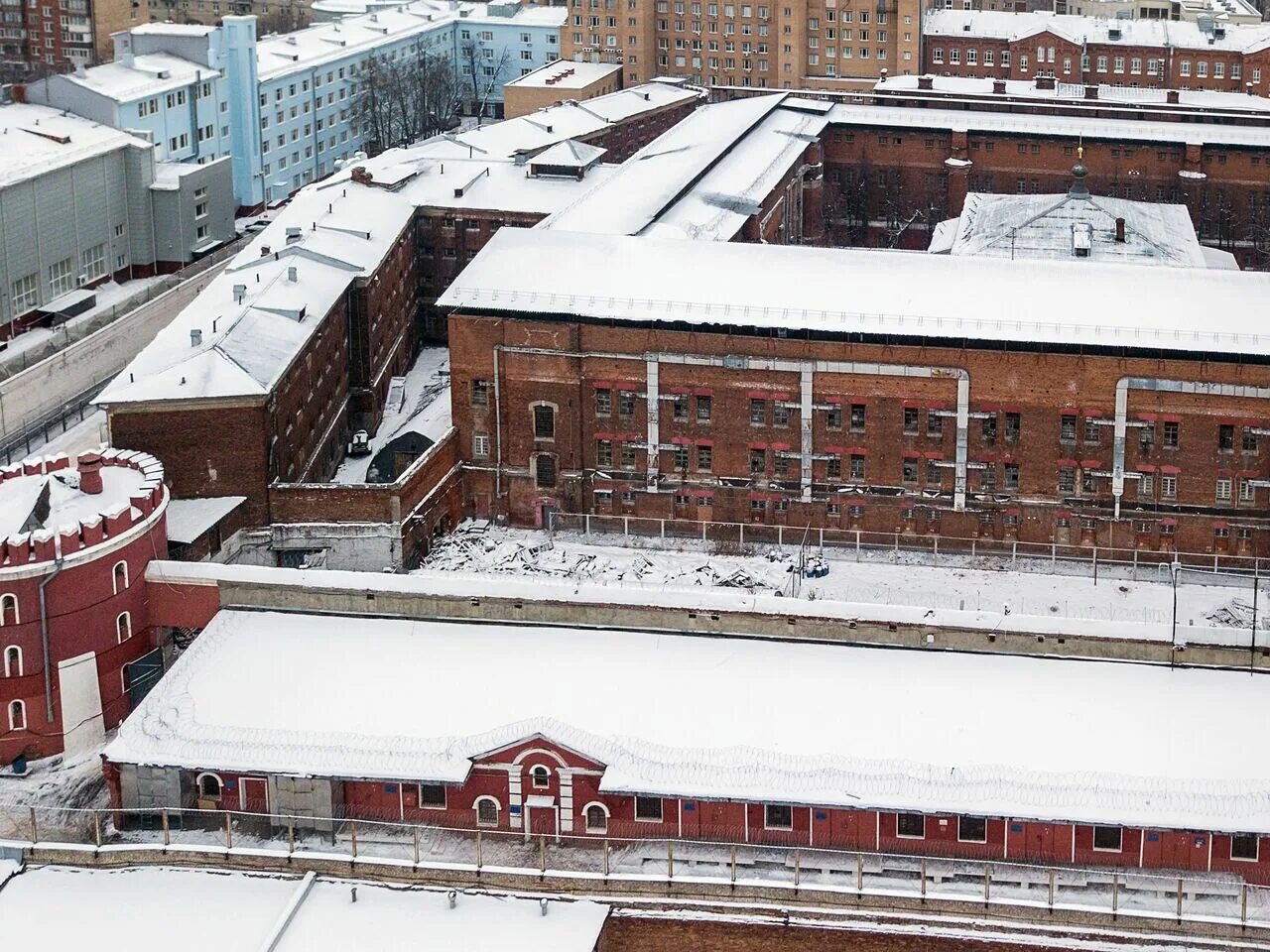 Бутырка на улице снежок. СИЗО-2 Москва бутырка. СИЗО бутырка Москва. СИЗО 2 бутырка. Пугачевская башня Бутырской тюрьмы.