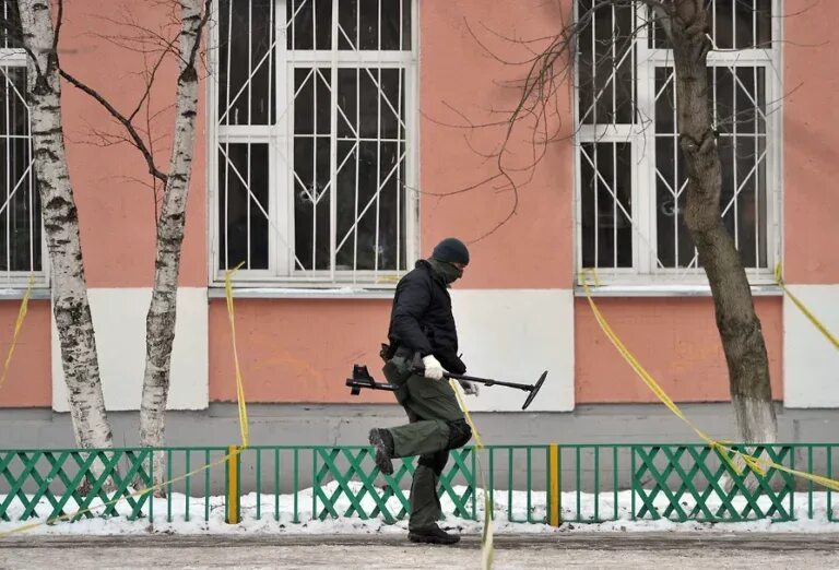 Минирование школ. Минирование школ в Волгограде. Теракт в Московской школе. Заминировали школу.