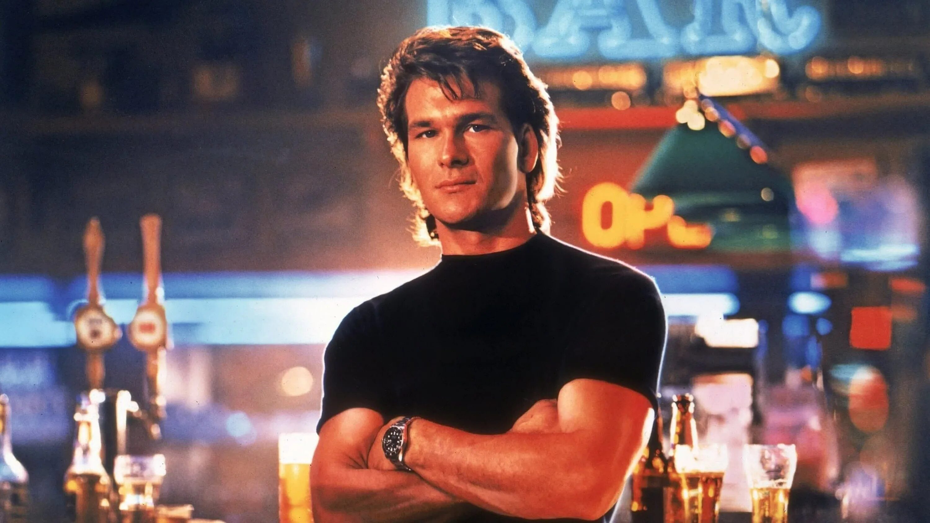 Патрик Суэйзи 1989. Патрик Суэйзи Roadhouse. Патрик Суэйзи дом у дороги.