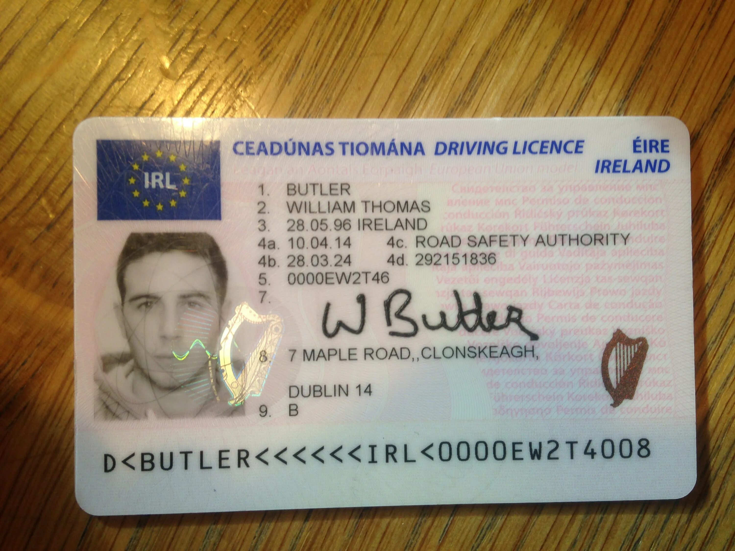 Ids license. Ирландия Driving licence. ID карта и водительское. Ireland Driver License.