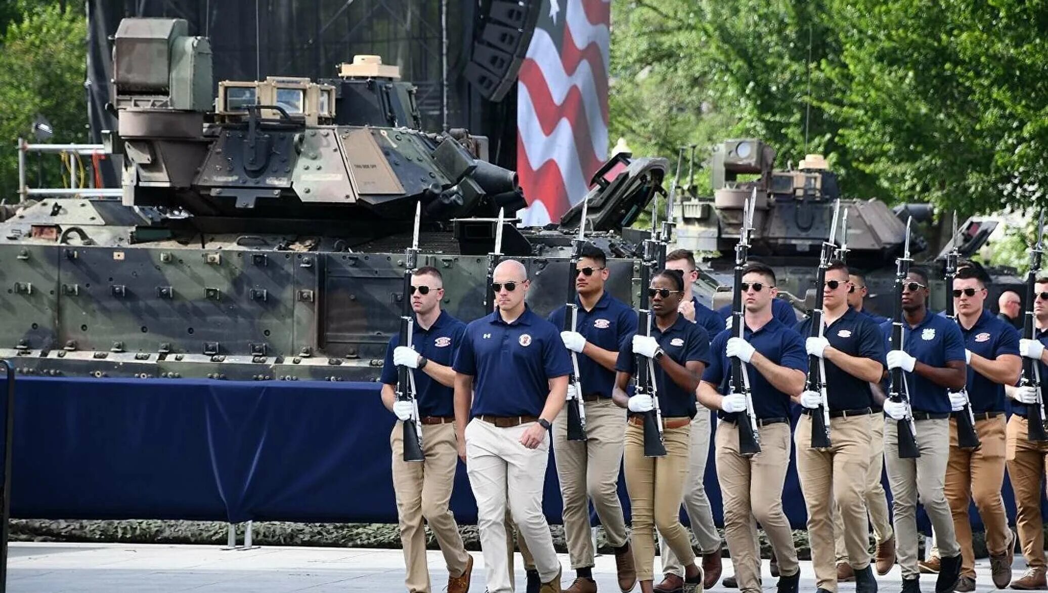 Парад в сша. Военный парад в США. Парады войск в США. Парад армии США. Военный парад в США на день независимости.