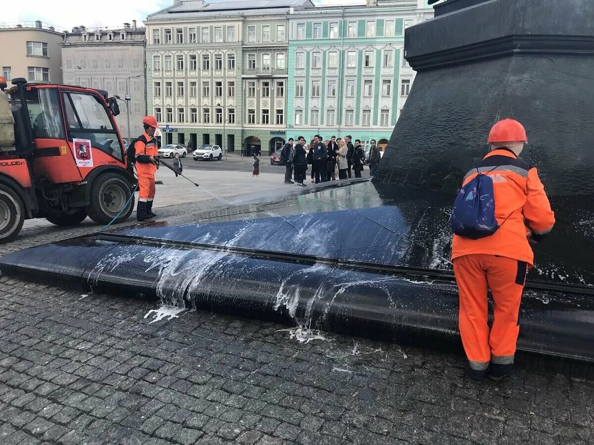 Мойка дорог. Мойка асфальта. Мойка дорог в Москве. Мытье улиц.