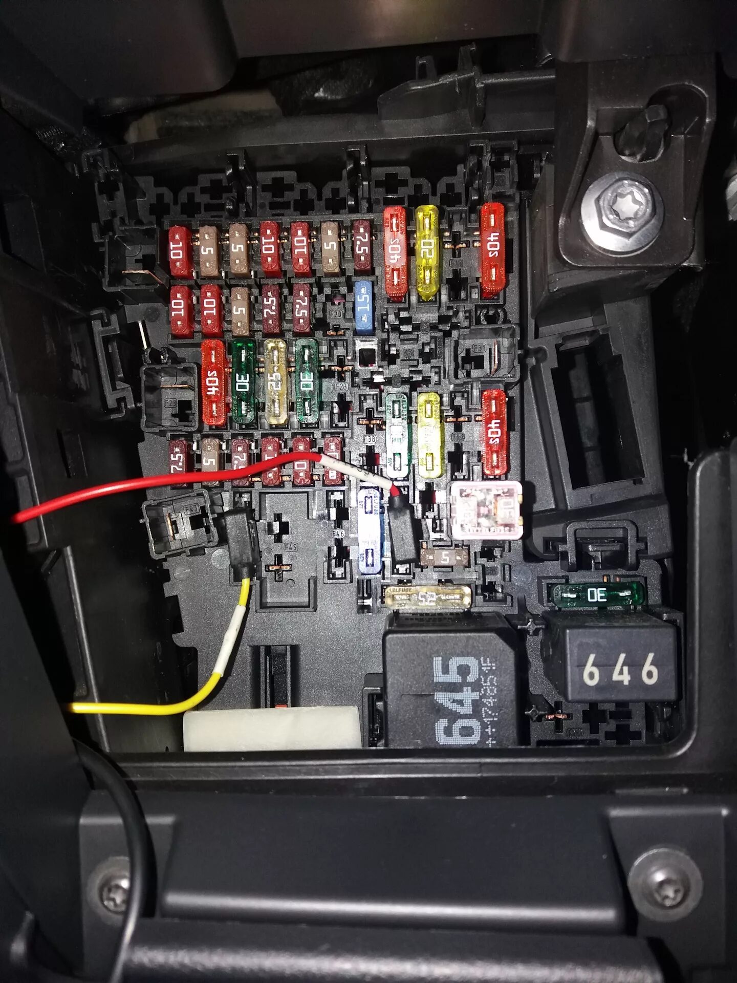 Шкода карок где находятся предохранители Fitting location Skoda Karoq: control units, connectors, sensors