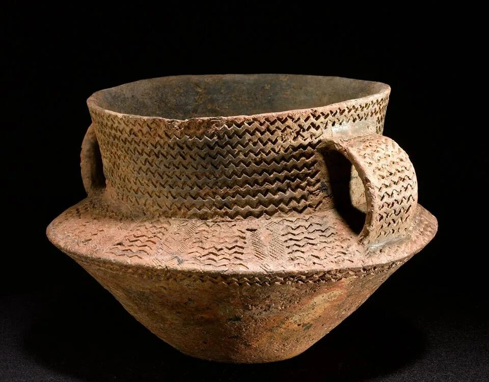 неолитическая керамика культура самарра. неолит керамика сескло. неолит самарра керамика. польцевская археологическая культура керамика. димини керамика неолит.