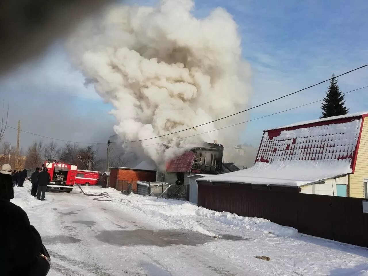 Прогноз сегодня кемерово. Пожар в Кемерово. Пожары г. Кемерово. Пожар в частном доме Кемерово. Пожар в Кемерово Кировский.