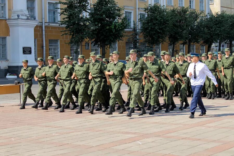 Военно воздушно космическая академия тверь. Тверь Военная Академия космической обороны. Академия ПВО им Жукова г Тверь. Тверская Академия ВКС. Военной Академии ВКО имени Маршала советского Союза г.к. Жукова.