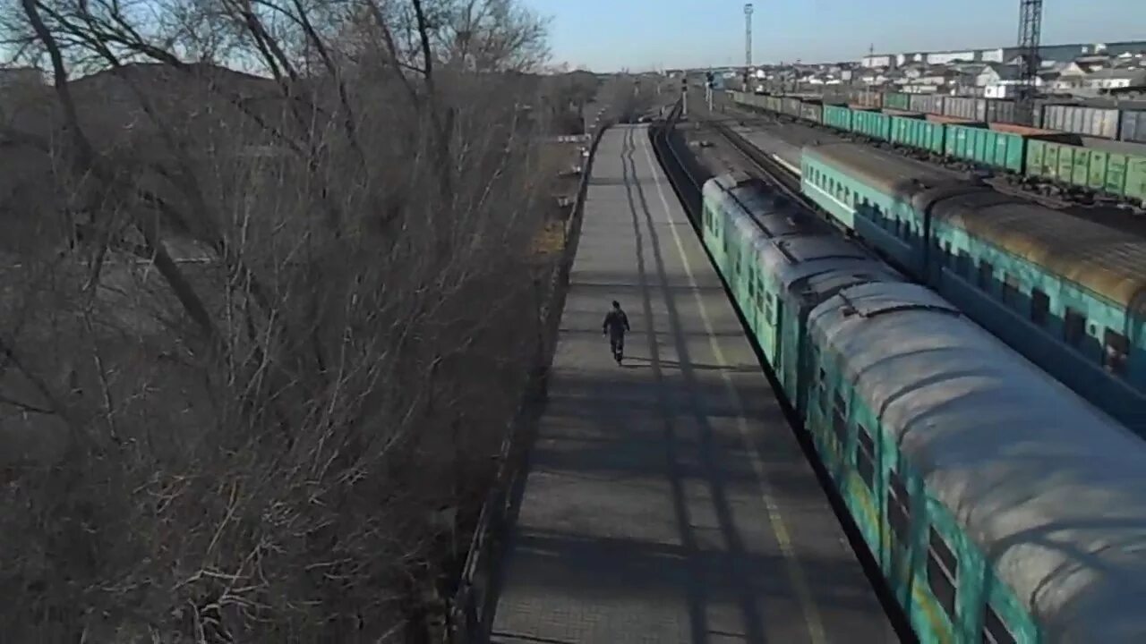 Жд станции алматы. Актюбинск железнодорожная станция. Атырау жд вокзал. Вокзал города гурьев атырау. Атырау жд вокзал.