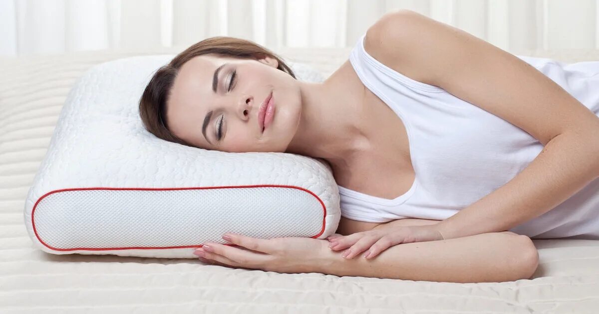 сон и здоровье. презентация на тему здоровый сон. сайт здоровый сон. девушка спит на подушке. здоровый сон.