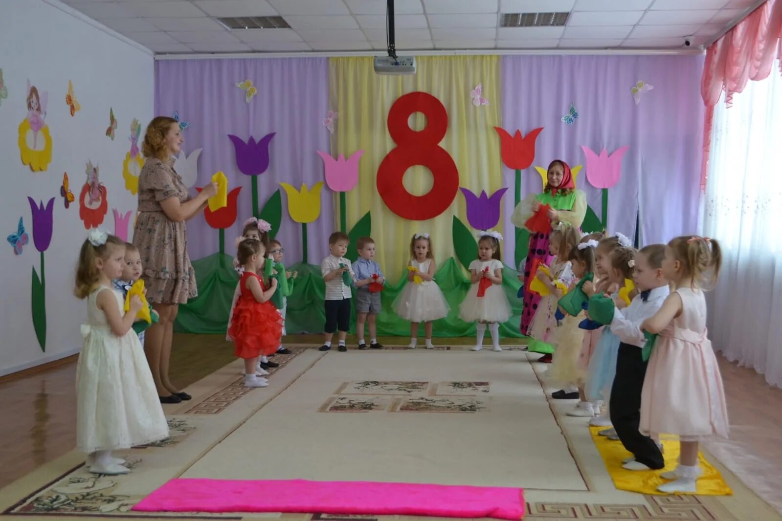 утренник международный женский день