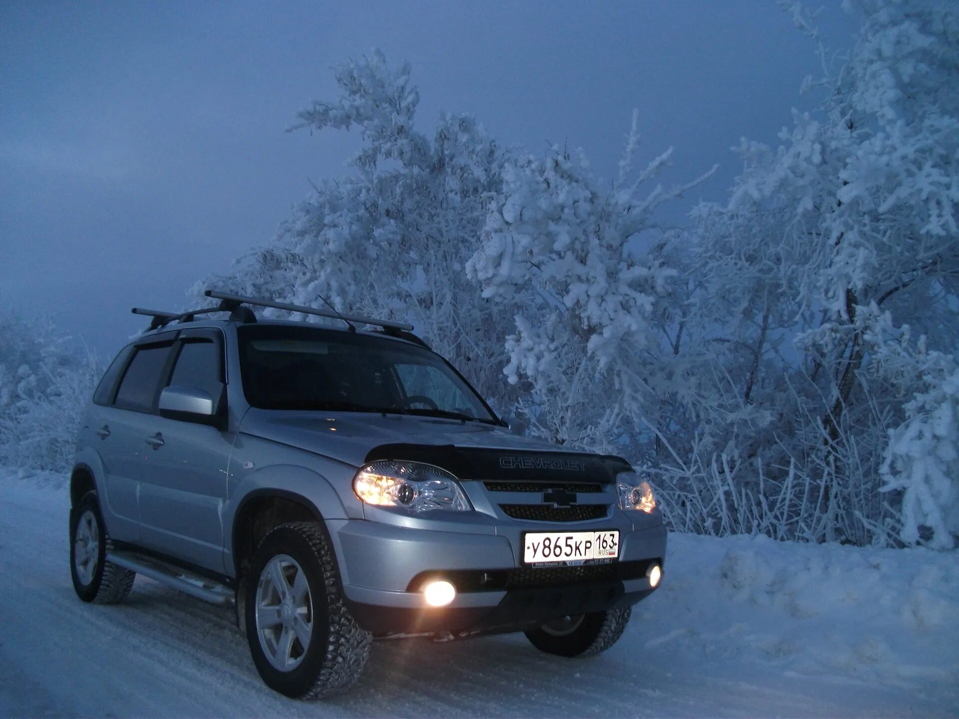 Купить шевроле новокузнецк. Chevrolet Niva. Шевроле Нива 2007 зима. Нива Шевроле зимой. Шевроле Нива год 2007 зимой.