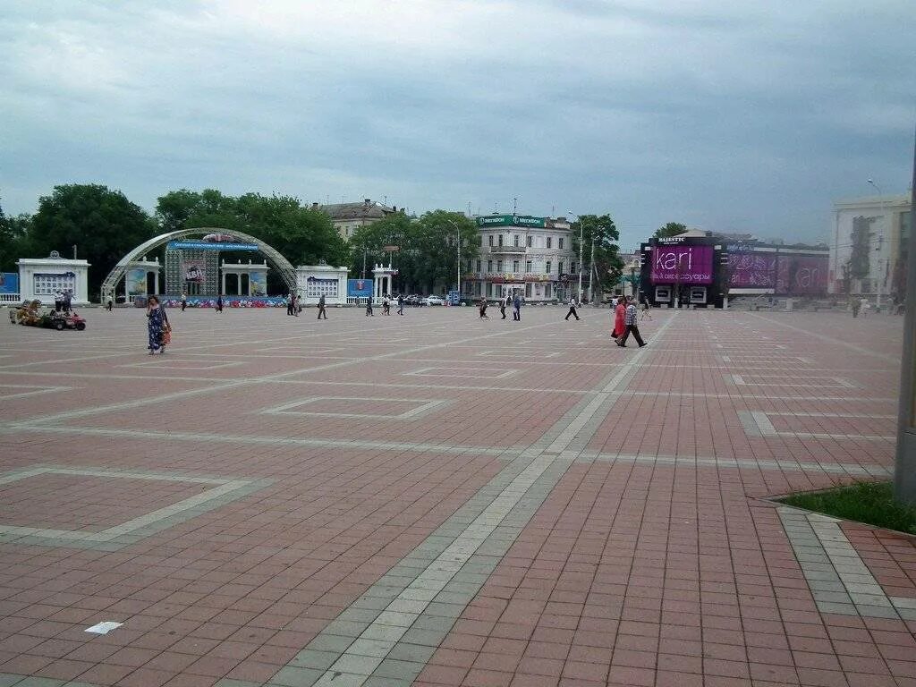 Куда можно сходить в армавире. Армавир (россия) города краснодарского края. Сквер аванесова армавир. Армавир краснодарского края фонтаны. Любимый армавир городской парк.