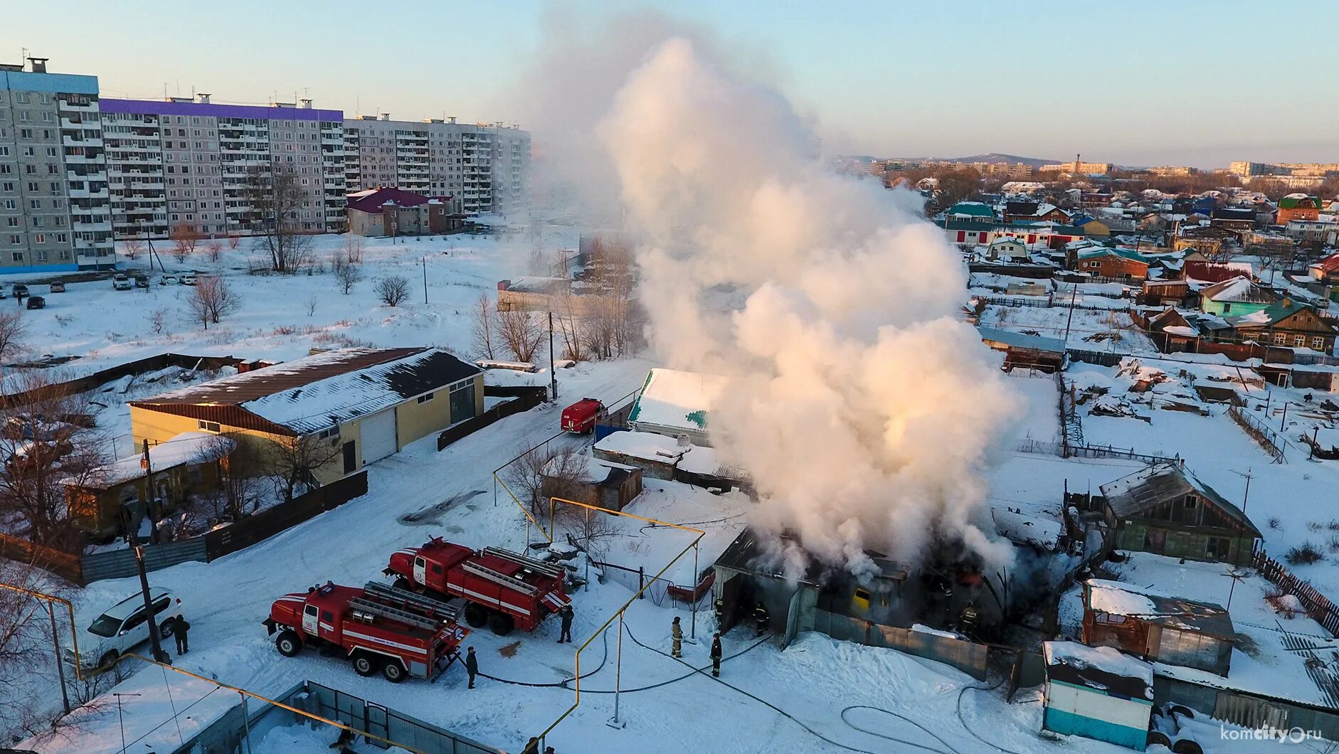 пожар в хабаровске вчера. пожар в хабаровске вчера. пожар. пожар в хабаровске вчера. дом горит.