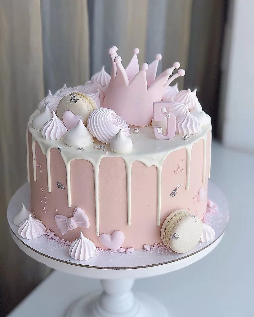 Красивый торт на рождения девочки. Торт девочка. Оригинальный торт для девочки. Нежный тортик для девочки. Нежные детские торты.