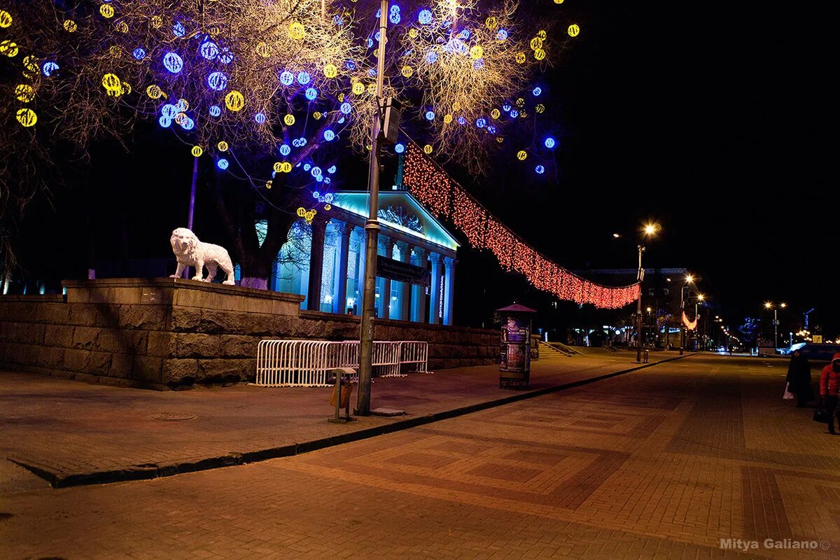 Елка в белгороде 2022. Куда сходить на новогодние праздники в белгороде. Новогодняя площадь белгород. Белгород новогодние каникулы. 2022 белгород центр города.