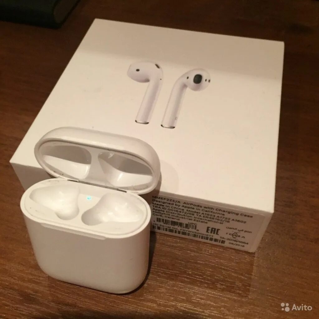 оригинал airpods 2 под крышкой. оригинальный кейс airpods pro. оригинальный кейс airpods pro. наушник apple airpods 3 с кейсом. айрподсы 2 оригинал.