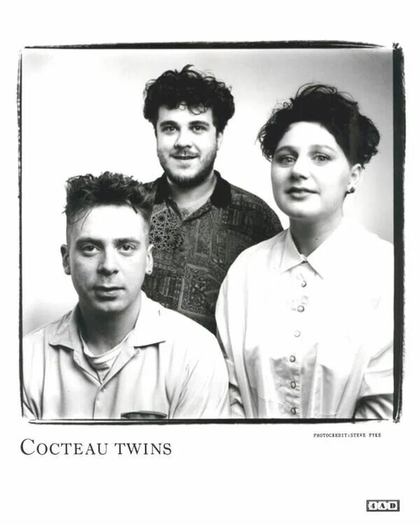 Кокто твинс пандора альбом. Cocteau twins - ivo. Фото cocteau twins. Группа cocteau twins. Cocteau twins.