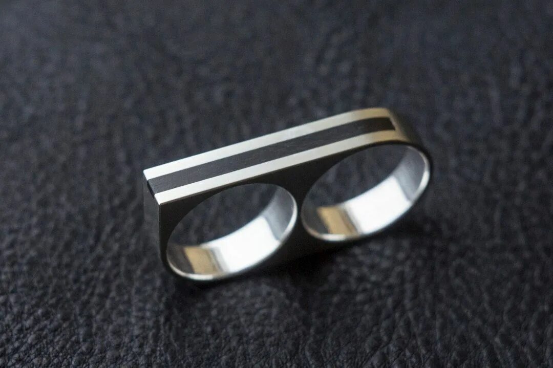 Кольцевой палец. Баухауз кольцо. Советское серебряное кольцо Bauhaus. Two finger Ring. Баухауз кольца золотые.