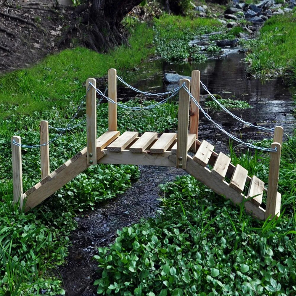 Сделать мост своими руками. Маленький мостик в саду. Деревянный мостик для сада. Деревянный мостик через ручей. Мостик в огороде.