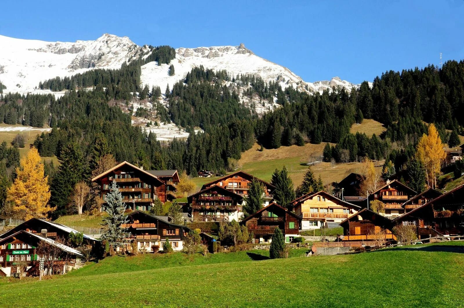 Das schweiz. Les Diablerets Швейцария. Архитектура Швейцарии. Пуэбло в Швейцарии. Les avanchetes Switzerland.