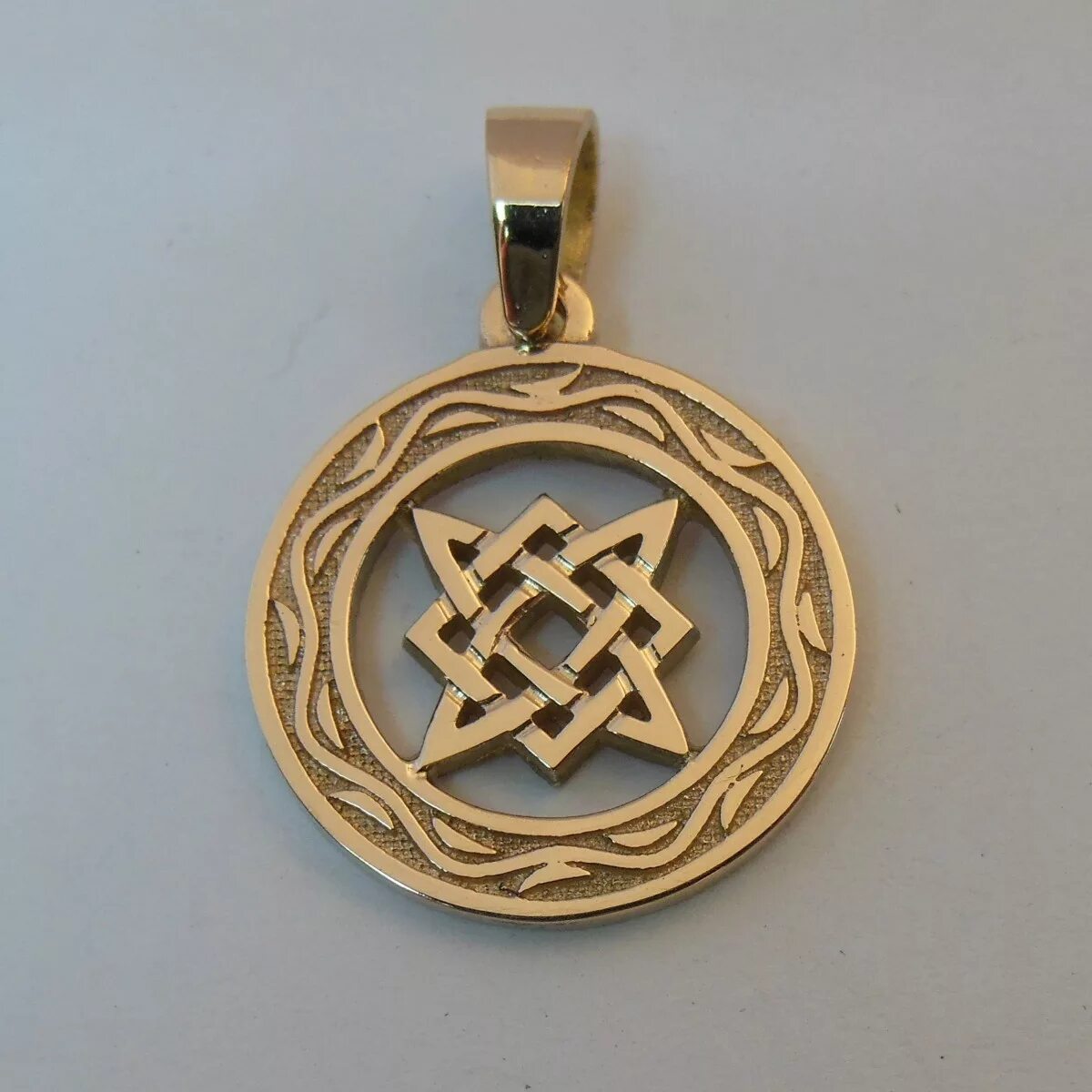 какие обереги славян. какие обереги славян. обережник славянский символ. славянские амулеты. оберег даждьбога славян символ.