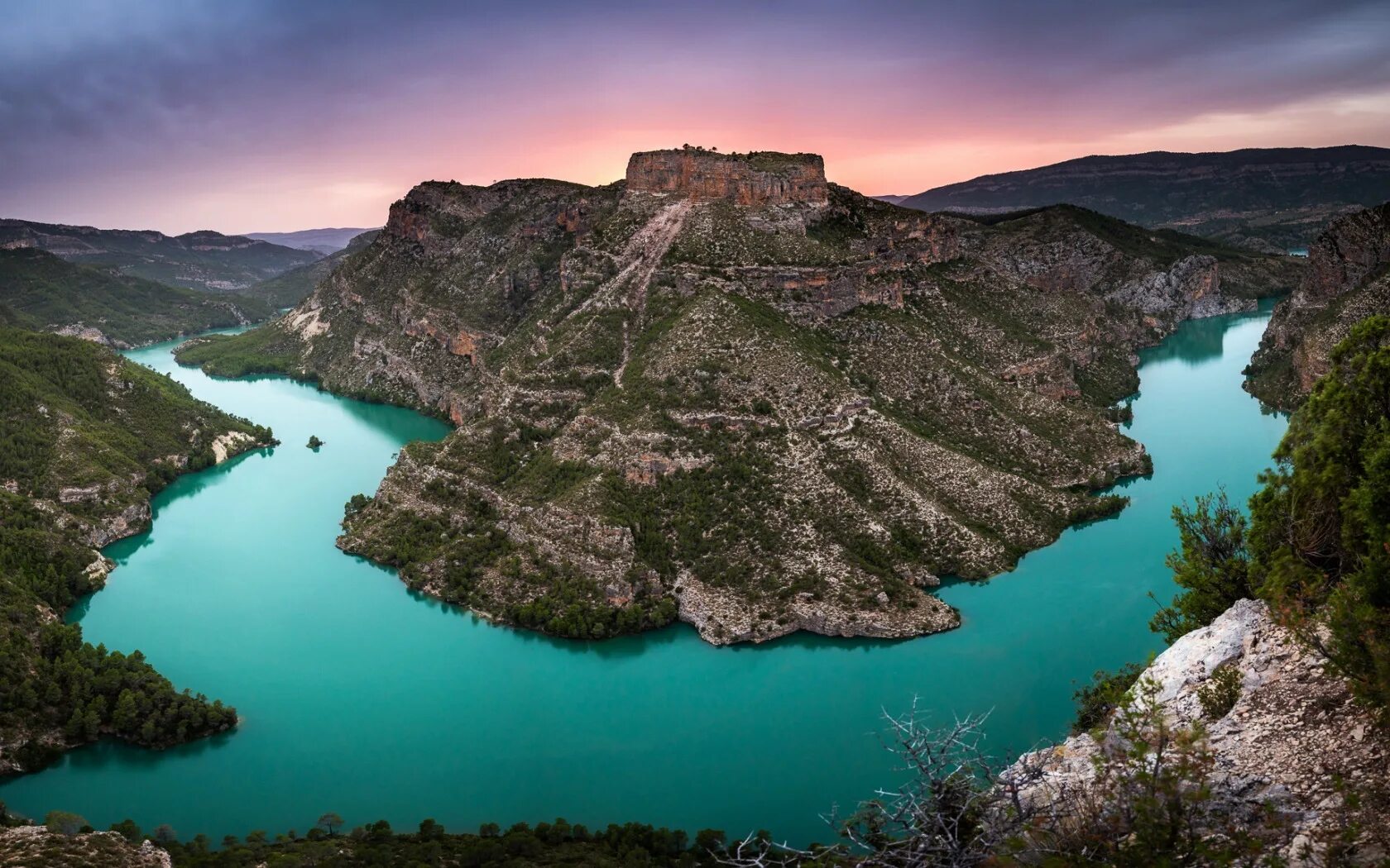 вода в испании. природа испании. тахо,дуэро реки испании. гвадиана река в испании. озеро эль чорро испания.