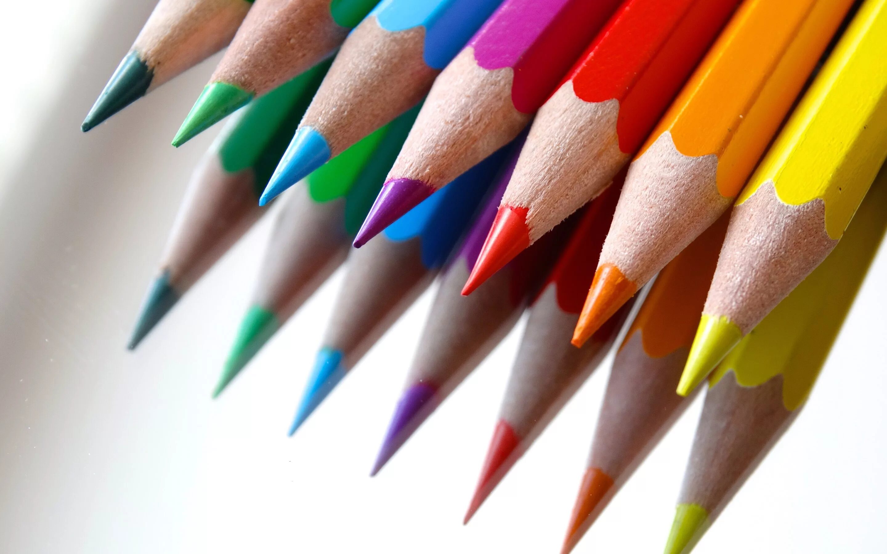 Карандаши цветные. Рисование цветными карандашами. Цветные карандаши картинки. Многоцветный карандаш для рисования. Pencil work