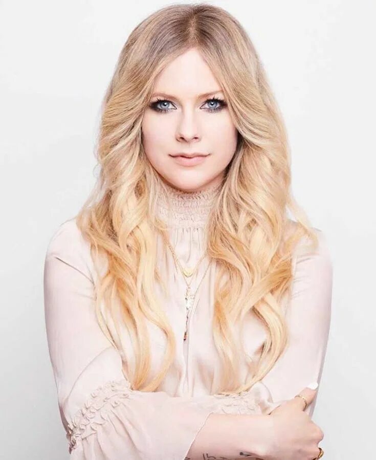 Аврил лавин. Певица аврил. Аврил лавин певица. Аврил лавин 2022. Harley quinn avril lavigne.