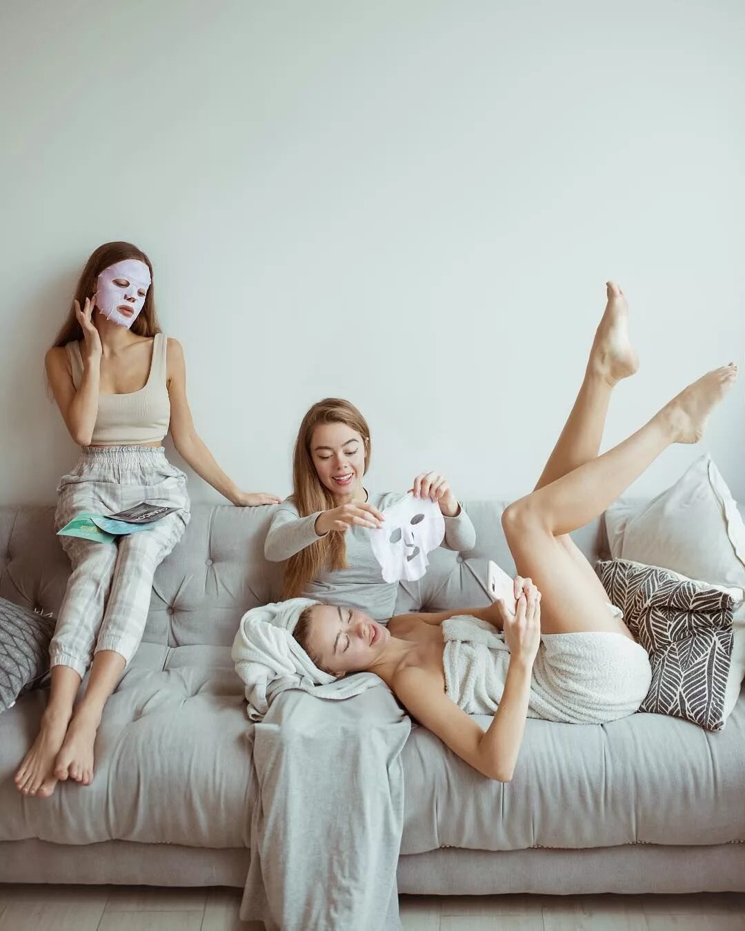 Фотосессия с подругой в отеле. Алессандра амбросио с подругами. Инга (inga c). Красивые провинциальные девушки. Красивые подруги.