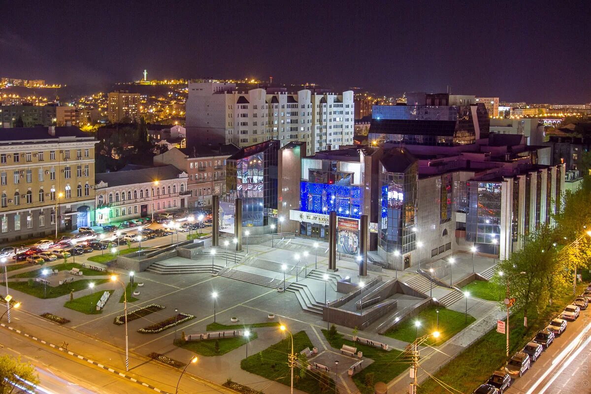 Ховров саратов. Город Саратов. Саратов центр города. Современный Саратов. Саратов 2015 центр.