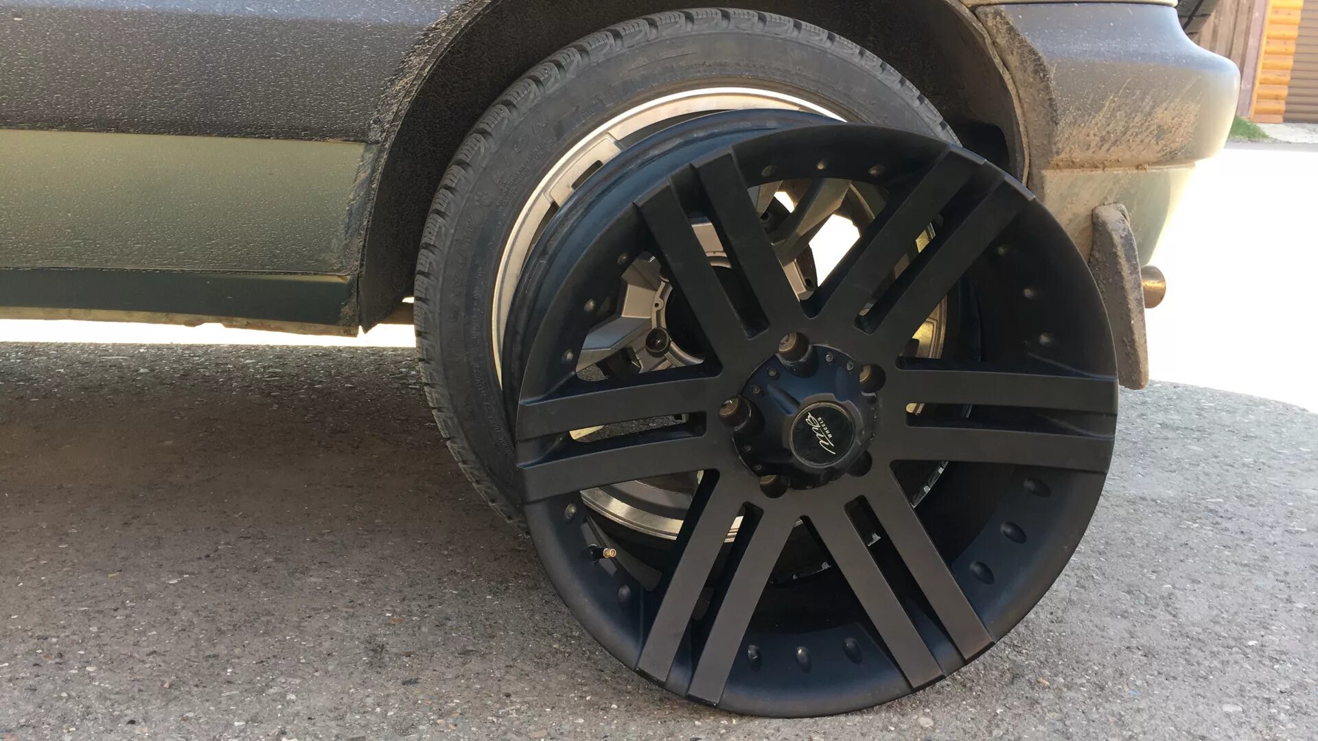 Диски шевроле нива r16. Нива шевроле черная тонированная r20. 6. 7 k&k ангара алмаз черный 108. 6.