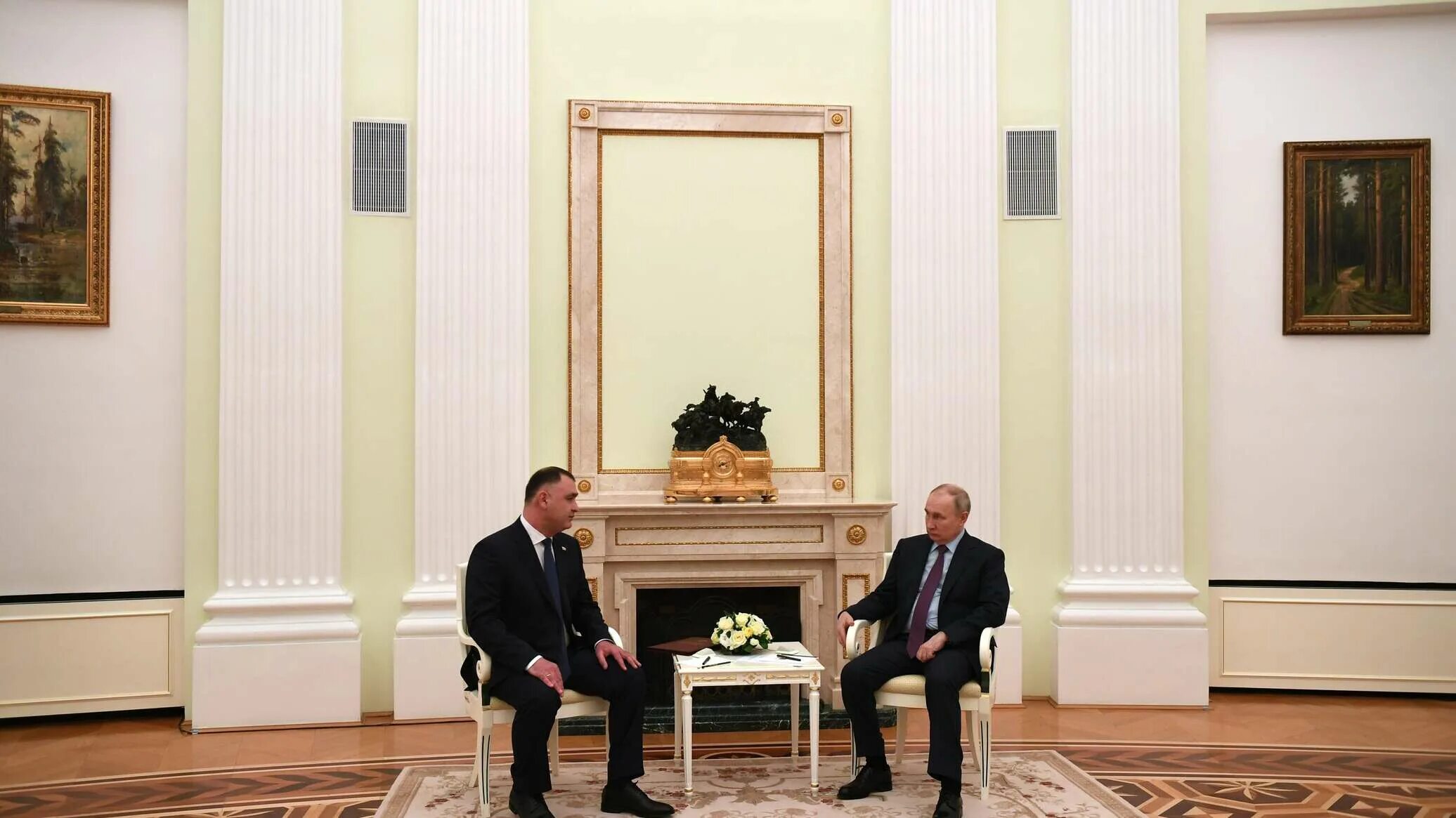 Политики южной осетии