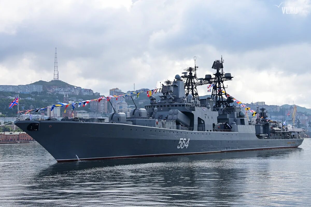 Бпк адмирал фото. Адмирал трибуц корабль. адмирал трибуц 564. корабль трибуц владивосток. бпк адмирал трибуц 564.