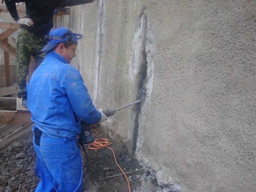 Торкретирование бетона. Гидроизоляция трещин в бетоне. Шовная гидроизоляция. Ремонтная штукатурка для бетона.