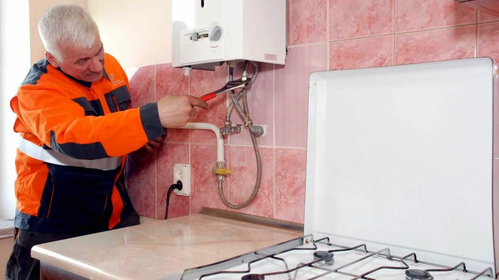 Внутридомовое газовое оборудование. Слесарь газового оборудования. Слесарь внутридомового газового оборудования. Тула горгаз техобслуживание. Внутридомовое газовое оборудование.