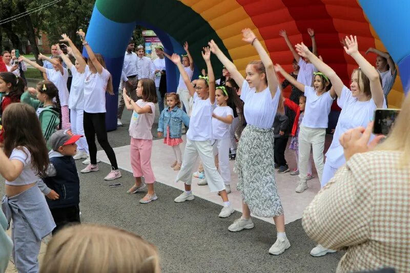 игровая программа " день шоколада". лифтовый завод в щербинке праздник в апреле отметили юбилей видео. день щербинки. день щербинки. день щербинки.