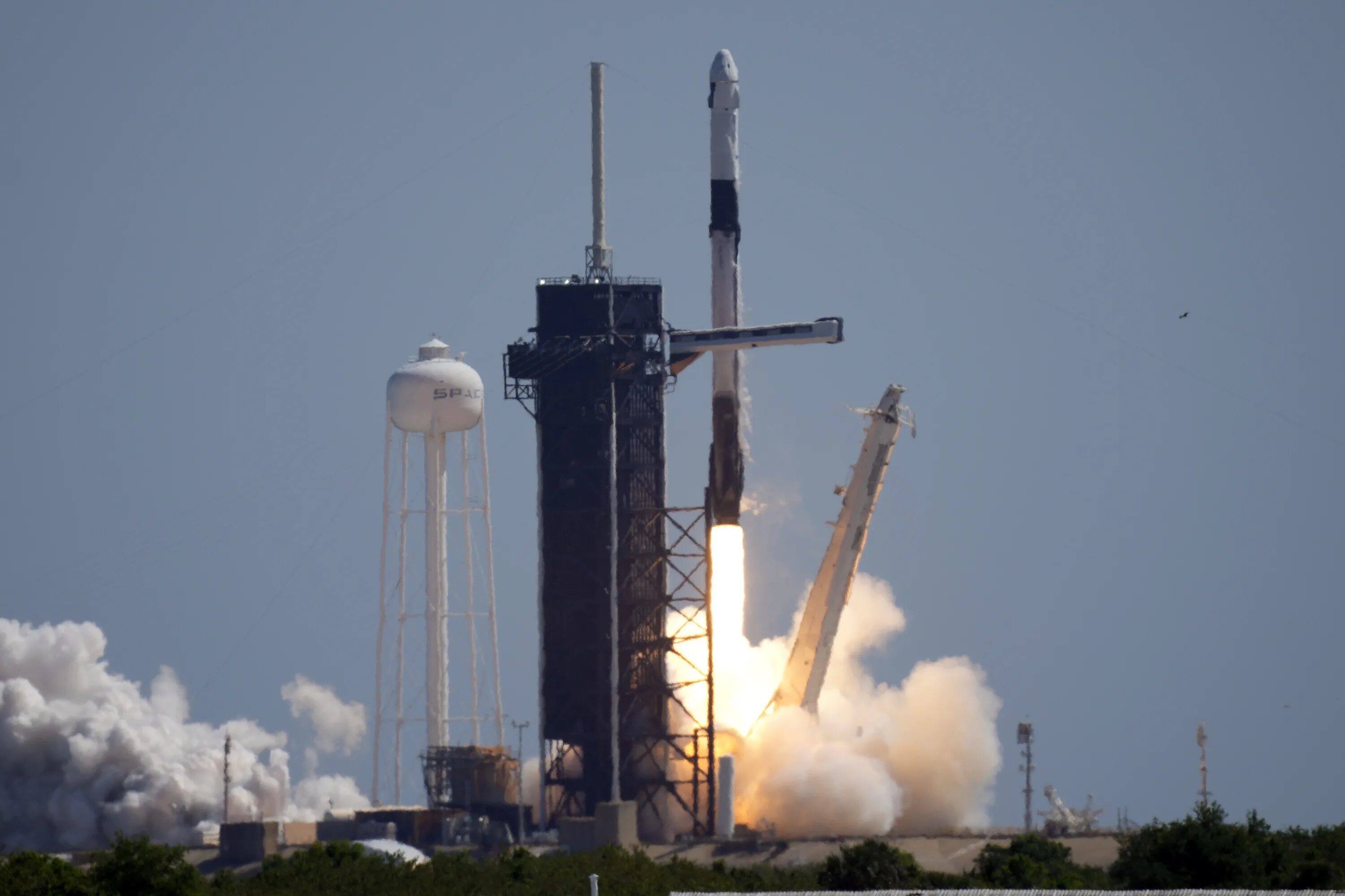Космонавтика первый запуск. Ракета Falcon 9. SPACEX на МКС Axiom. Ракета носитель SPACEX. ⚡️ракета Falcon 9 с кораблем Crew Dragon с.