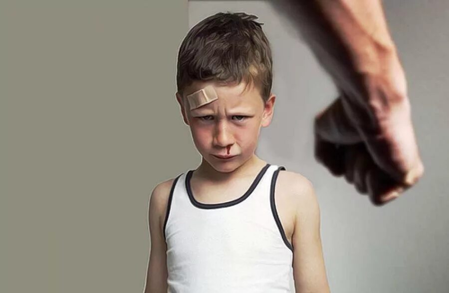Воспитание ремнем. Бить сына. Плохое воспитание детей. Бить сына. Бить сына.