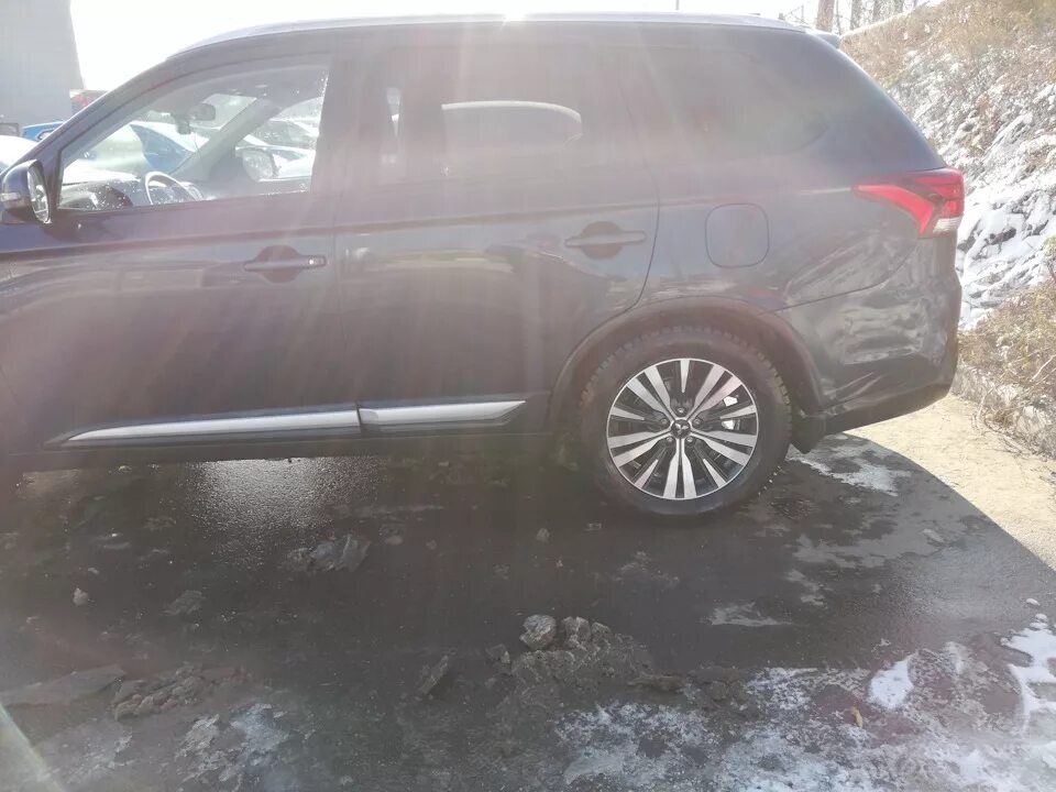 Митсубиси аутлендер 3 резина размеры. Штатная резина на mitsubishi outlander третьего поколения. Outlander 3 резина. Родная резина outlander 2007. Штатная резина на мицубиси аутлендер 3.