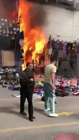 Садовод гори. Садовод гори. Вещевой рынок садовод. Садовод рынок. Садовод рынок горит.