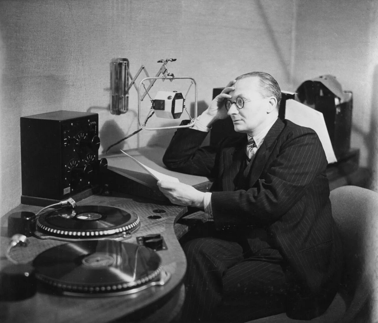 Who invented the radio