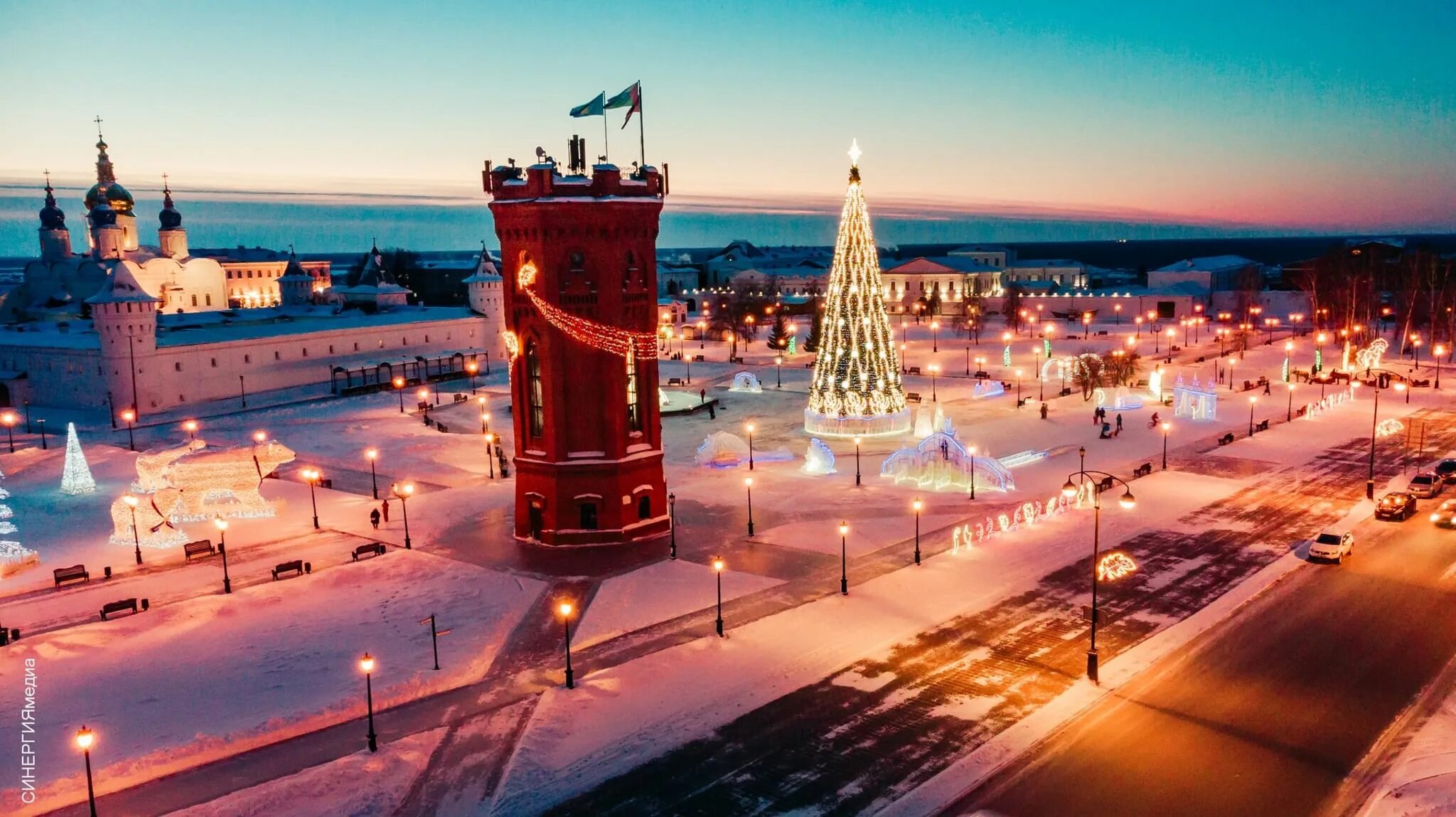 Новогодняя ночь тобольск. Тобольск 2025. ледовый городок тобольск 2025. тобольск ледовый городок. тобольский кремль.