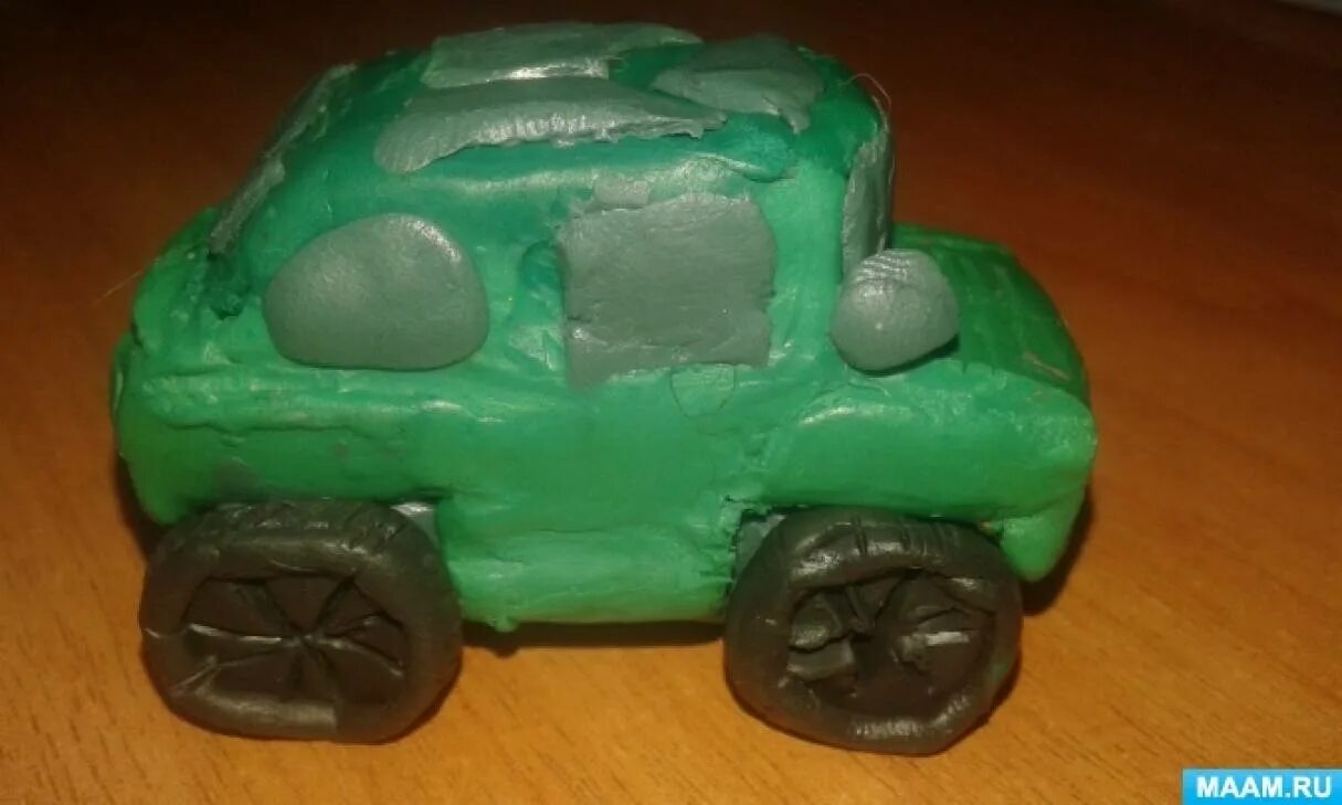 Гоночная машина лепка. Лепка машинка. Машинки из пластилина. Машина из пластилина для детей. Машинка из воздушного пластилина.