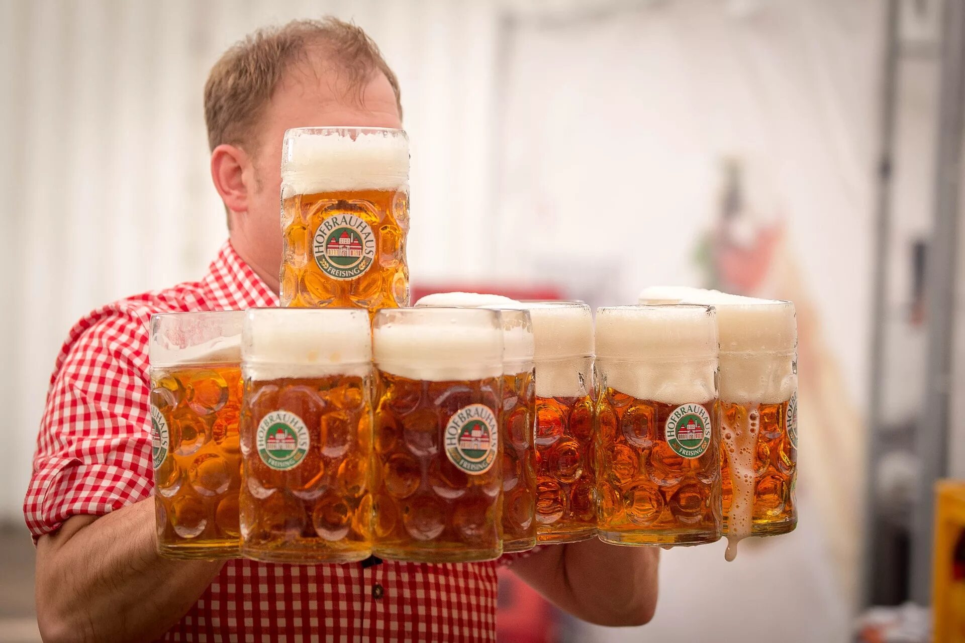 Октоберфест 2022 в Германии. Пиво. Пиво фото. Посидеть попить пиво