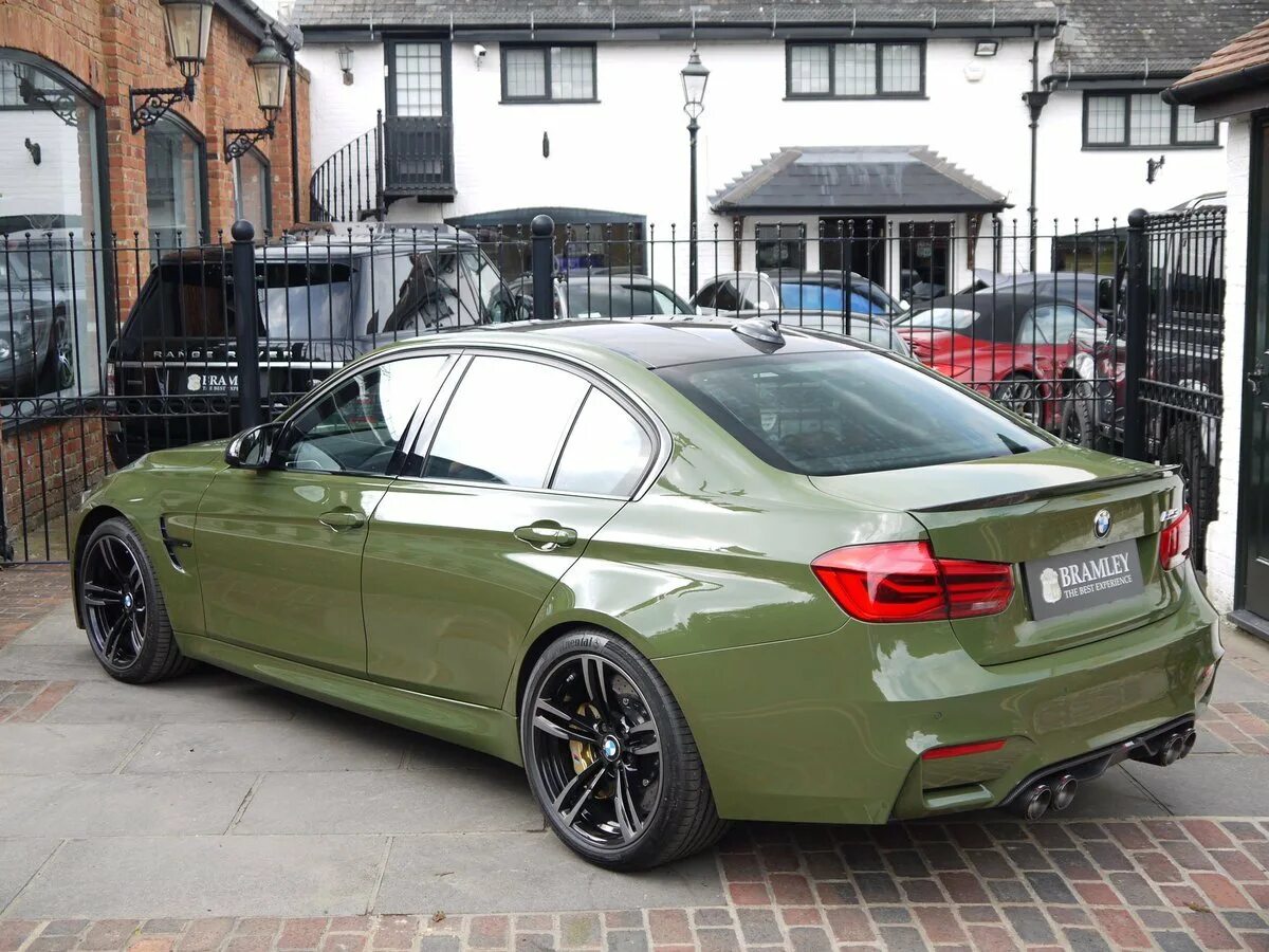 Бмв хаки. BMW f10 зеленая. BMW m5 Urban Green. BMW f30 зеленая матовая. BMW f30 цвет хаки.