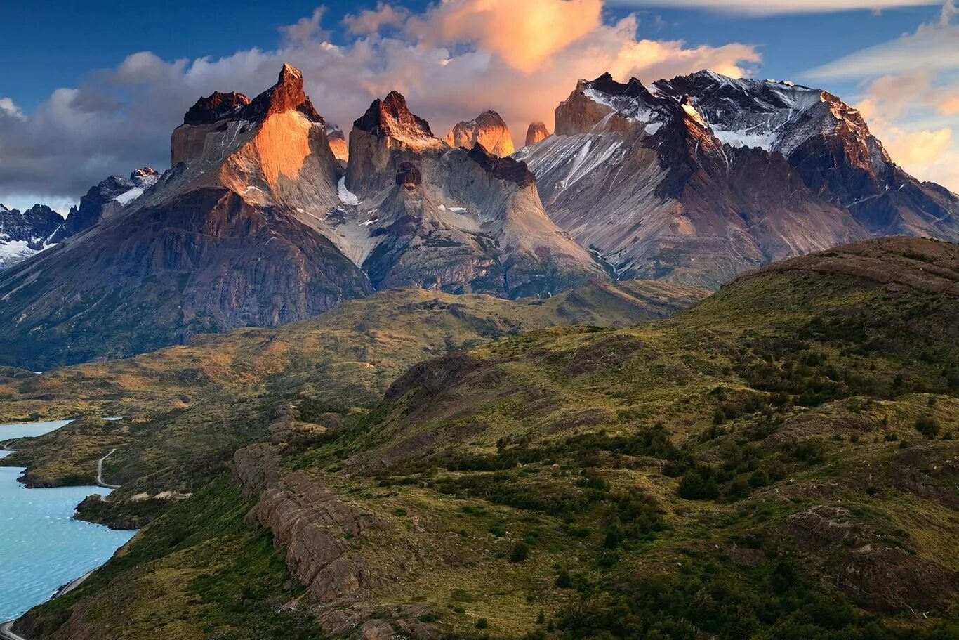 В каком направлении протянулись горы анды. Торрес дель Пайне. Национальный парк Торрес-дель-Пайне Чили. Северная Патагония Аргентина. Торрес дель Пайне Патагония национальный парк.