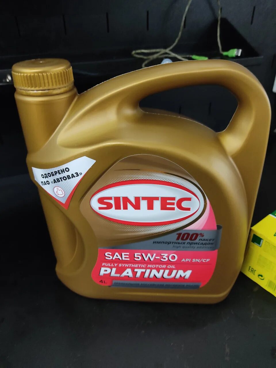 Масло sintec a5 b5. Синтек 5w30 Platinum. Синтек платинум 5 30. Sintec Platinum 5w-40. Масло Синтек платинум 5 на 30.