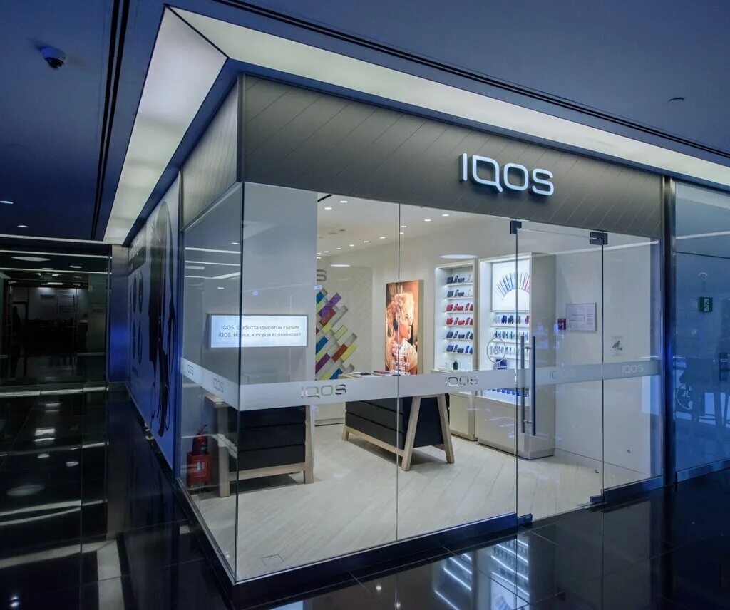 Стойка айкос. Айкос в помещении. Iqos магазин. Островок айкос. Iqos 2.